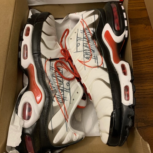 Shoes - Picture 2 of 4